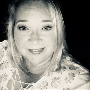 Meet your Posher, Cynthia